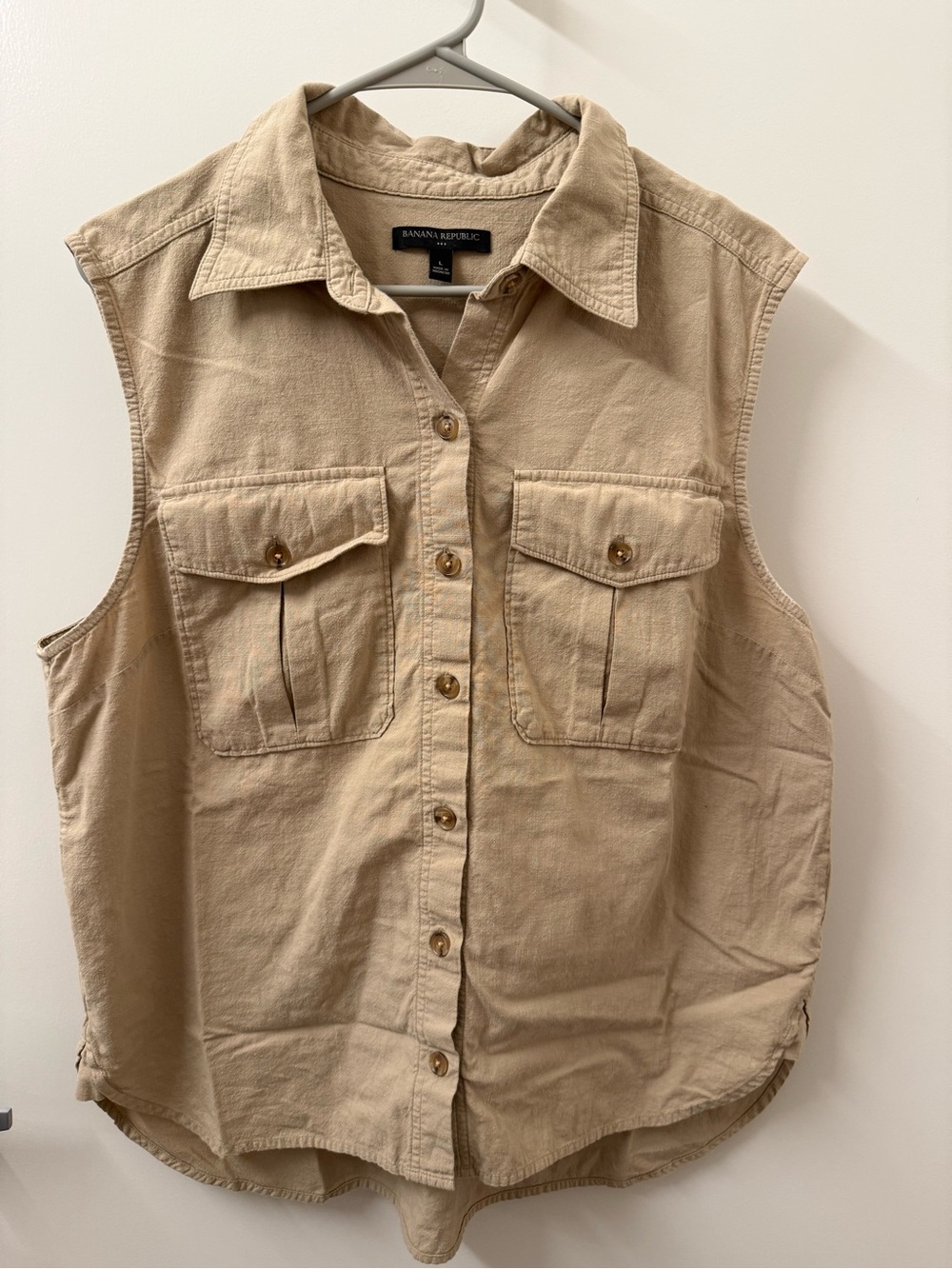 Banana Republic Sleeveless Button-Down Utility Shirt - Tan